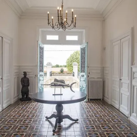 Chateau De Minargent Bed & Breakfast