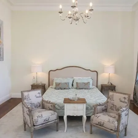 Chateau De Minargent Bed & Breakfast *